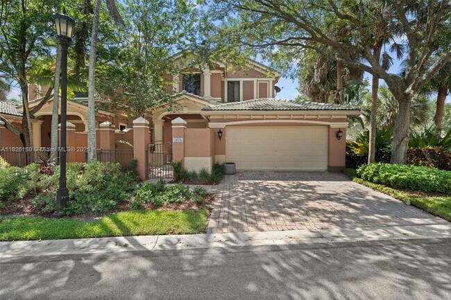property at 2876 Kinsington Cir