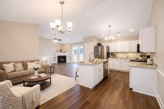 207 Manitou Way in Fountain Inn, SC - Building Photo - Building Photo