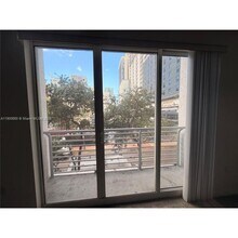 133 NE 2nd Ave in Miami, FL - Foto de edificio - Building Photo