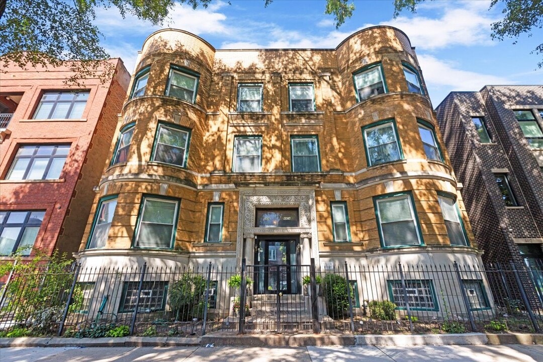 4404 S Prairie Ave, Unit 2N in Chicago, IL - Building Photo