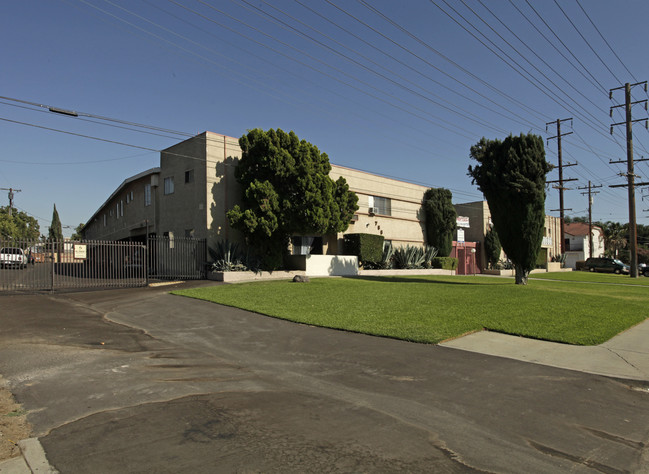 Dudley Manor in Pomona, CA - Foto de edificio - Building Photo