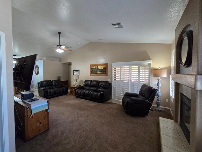 17616 W Lotten Dr in Surprise, AZ - Building Photo - Building Photo