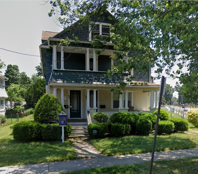 property at 435-437 Springfield St