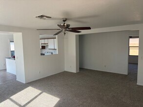 13342 W Canyon Creek Dr in Surprise, AZ - Building Photo - Building Photo