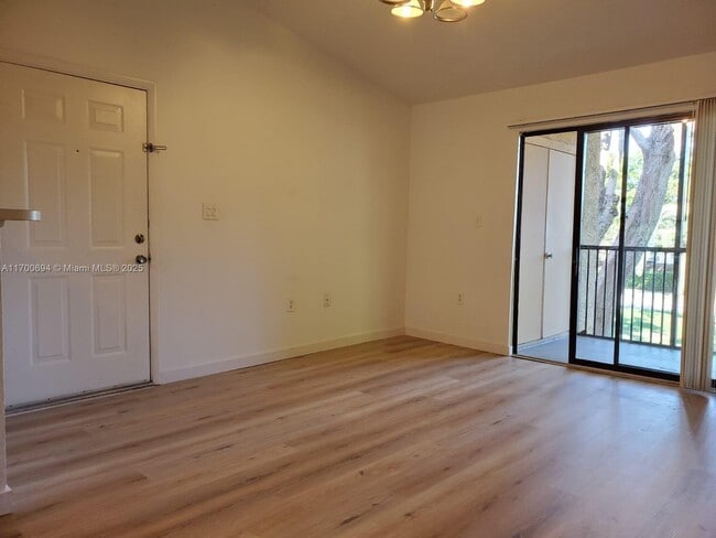 15551 SW 104th Ter, Unit 8210 in Miami, FL - Building Photo - Building Photo