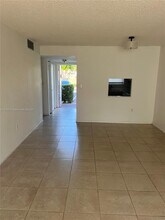 8400 Sunrise Lakes Blvd in Sunrise, FL - Building Photo - Building Photo