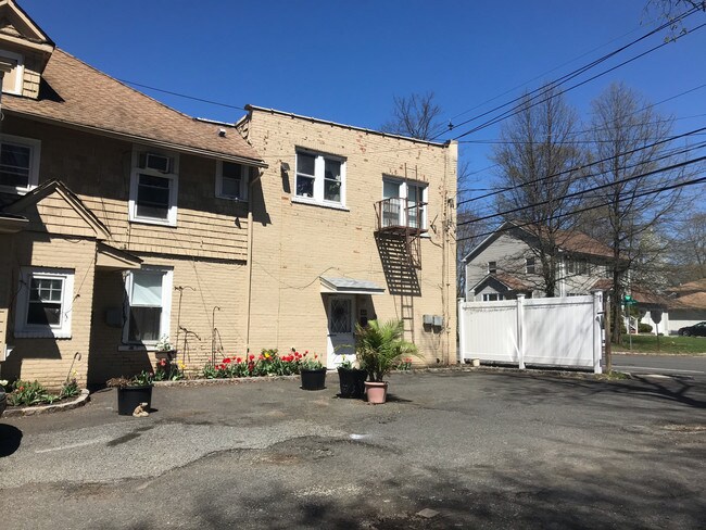 419 Plainfield Ave-Unit -1 in Berkeley Heights, NJ - Building Photo - Building Photo