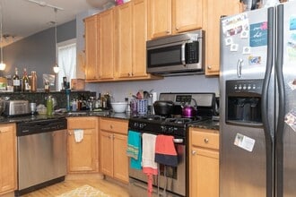 1059 W Fry St, Unit K09J in Chicago, IL - Building Photo - Building Photo