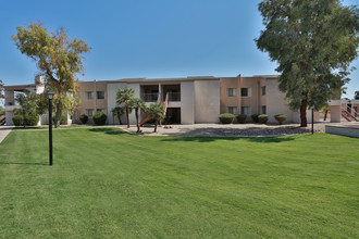 Las Brisas Apartments in Casa Grande, AZ - Building Photo - Building Photo