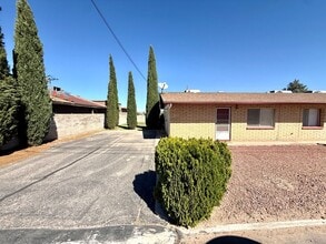 1933 Florence Ave in Kingman, AZ - Building Photo - Building Photo