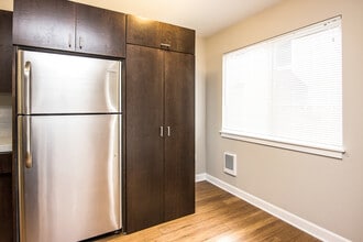The Woods in Portland, OR - Building Photo - Interior Photo