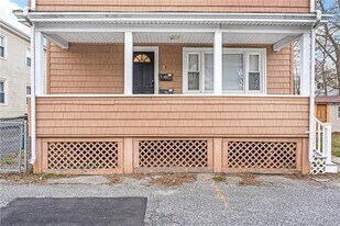 37 Warren Ave in Warren, RI - Building Photo