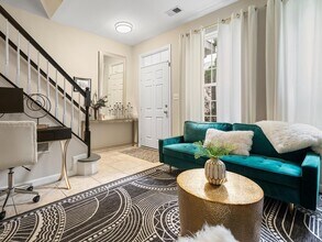 5804 Summers Grove Rd in Alexandria, VA - Building Photo - Building Photo