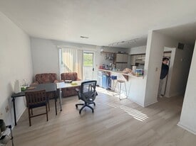 802 Claytor Square in Blacksburg, VA - Building Photo