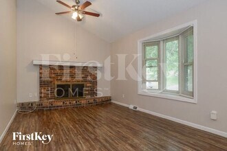6733 NW Sioux Dr in Parkville, MO - Building Photo - Building Photo