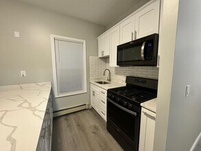 10 Pearl St, Unit 3 in Somerville, MA - Foto de edificio - Building Photo