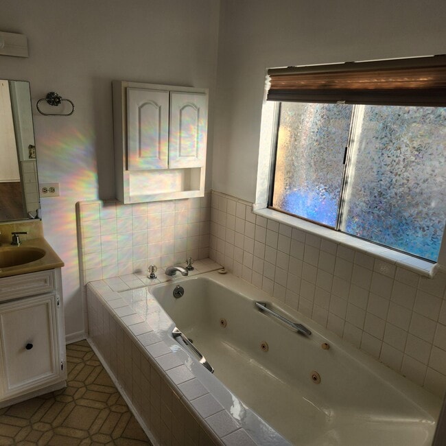 5413 Coolidge Ave, Unit RR