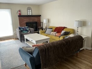 2285 E Carriage Hill Dr in Traverse City, MI - Building Photo - Building Photo