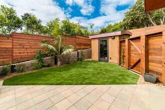 157 W Leucadia Blvd in Encinitas, CA - Building Photo - Building Photo