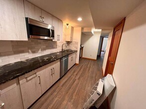 10015 31st Ave NE in Seattle, WA - Building Photo - Building Photo