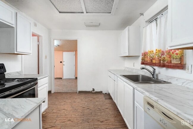 1913 S M St in Bakersfield, CA - Building Photo - Building Photo