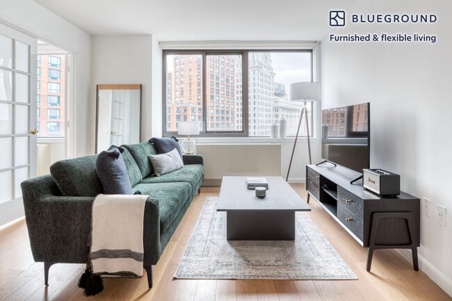 1 Union Square South in New York, NY - Foto de edificio - Building Photo