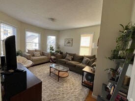 50 Oliver St, Unit B in North Easton, MA - Building Photo