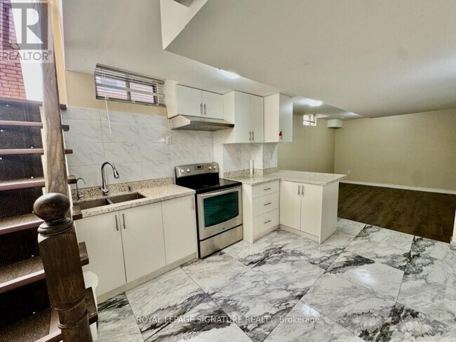 3 Carrie Crescent in Brampton, ON - Building Photo - Building Photo