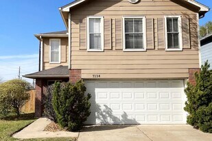 7134 Cheshire Park Rd in Houston, TX - Building Photo