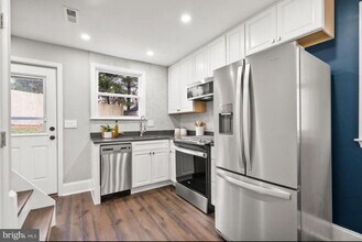 612 44th St NE in Washington, DC - Foto de edificio - Building Photo