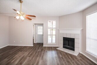 321 Candlestick Trail in Saginaw, TX - Building Photo - Building Photo