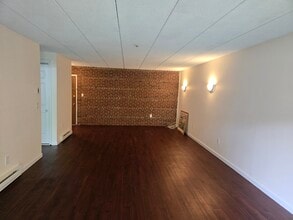 50 Webster St, Unit 108 in Weymouth, MA - Building Photo - Building Photo