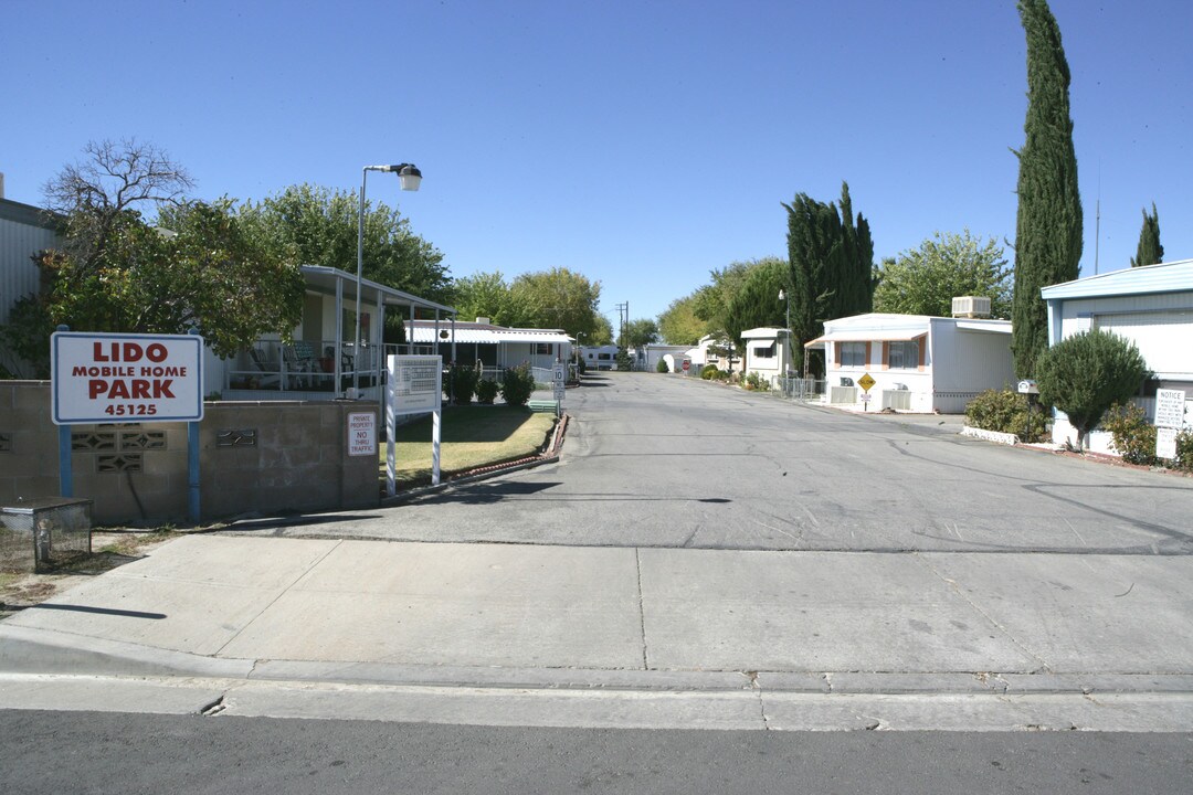 Lido Mobile Home Park in Lancaster, CA - Building Photo