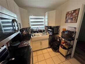 9495 Evergreen Pl in Davie, FL - Building Photo - Building Photo