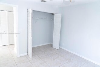 9012 SW 20th Pl in Miramar, FL - Foto de edificio - Building Photo