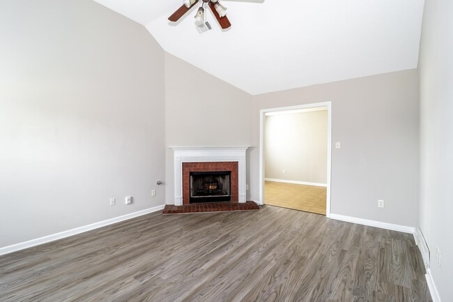 1052 Cross Wood Ln in Cordova, TN - Building Photo - Building Photo