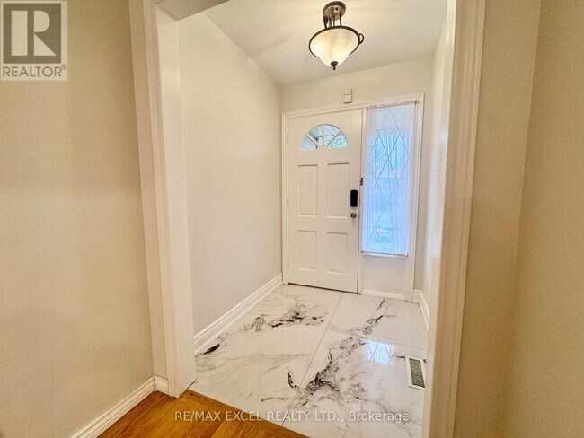 63 Hornshill Dr in Toronto, ON - Building Photo - Building Photo