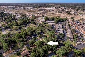 2712 Chimney Rock Rd in Huntsville, TX - Building Photo - Building Photo