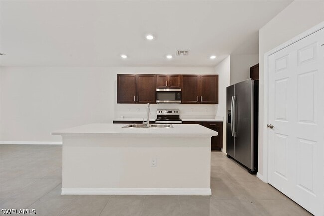 15071 Wildflower Cir in Naples, FL - Foto de edificio - Building Photo