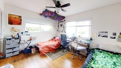 6838 Del Playa Dr in Goleta, CA - Building Photo - Building Photo