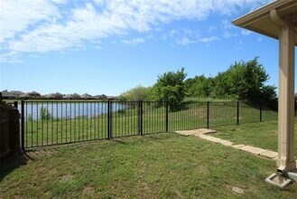 1300 Cheyenne Dr in Aubrey, TX - Building Photo - Building Photo