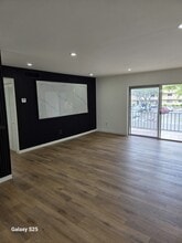 10397 N Kendall Dr, Unit Kendall Acres in Miami, FL - Foto de edificio - Building Photo