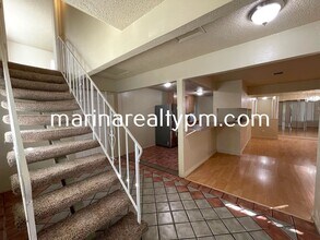 912 Gateway Dr in Vallejo, CA - Foto de edificio - Building Photo