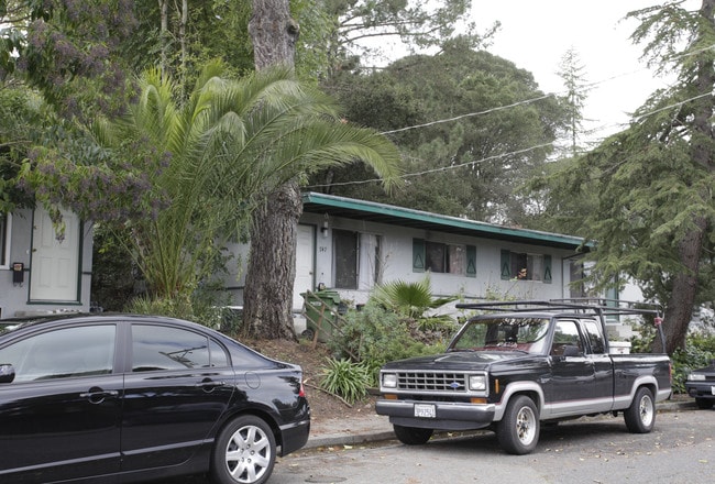 747-757 N Kentucky St in Petaluma, CA - Building Photo - Building Photo