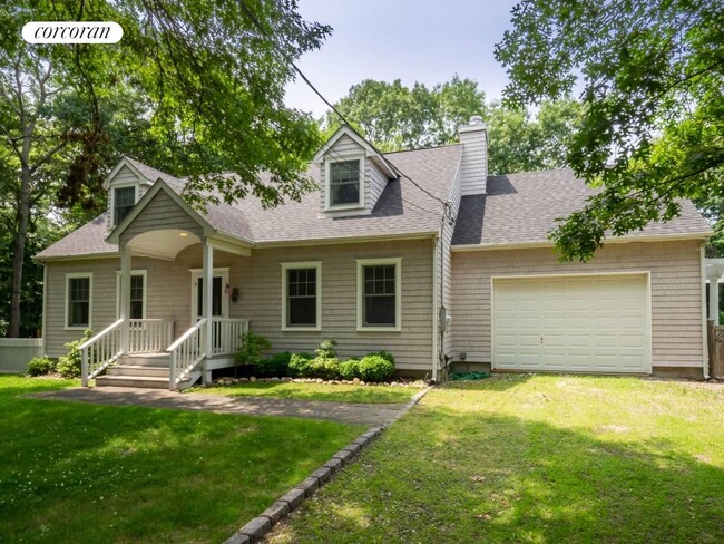 property at 19 Lafayette Pl
