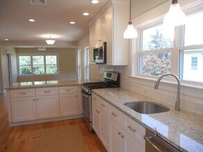 162 Weston St in Waltham, MA - Building Photo - Building Photo