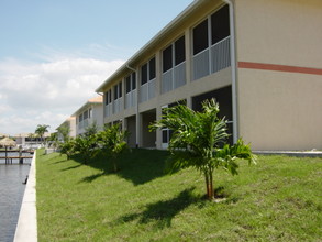 Sunny Lodges Condo in Cape Coral, FL - Building Photo - Building Photo