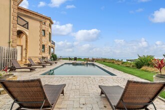 13 Seatuck Ln in West Hampton Dunes, NY - Building Photo - Building Photo