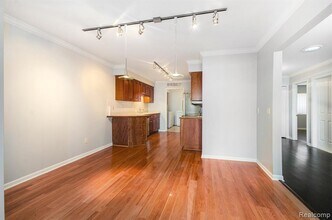 35020 Hidden Cove Ct in Harrison Township, MI - Foto de edificio - Building Photo