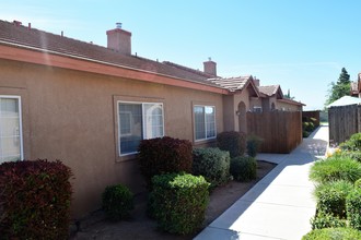 603 Yellow Meadow Ct in Bakersfield, CA - Building Photo - Building Photo